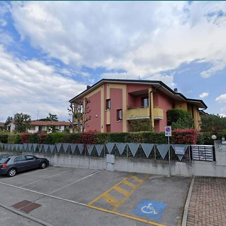 Luminoso Trilocale Con Piscina E Giardino Privato Apartment Desenzano del Garda Ngoại thất bức ảnh