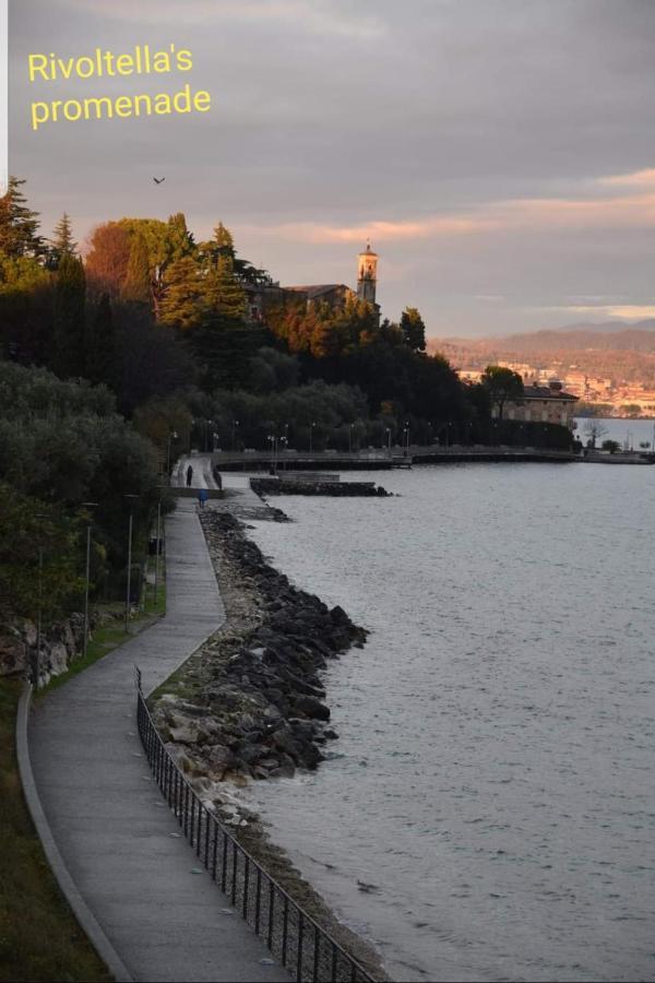 Luminoso Trilocale Con Piscina E Giardino Privato Apartment Desenzano del Garda Ngoại thất bức ảnh