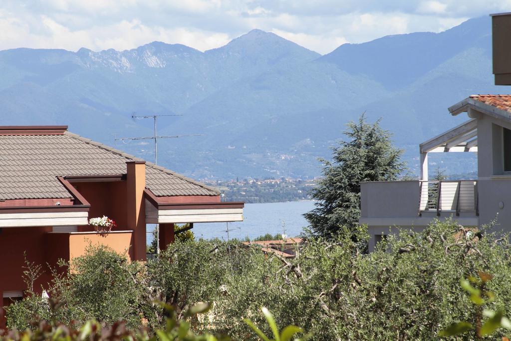 Luminoso Trilocale Con Piscina E Giardino Privato Apartment Desenzano del Garda Ngoại thất bức ảnh